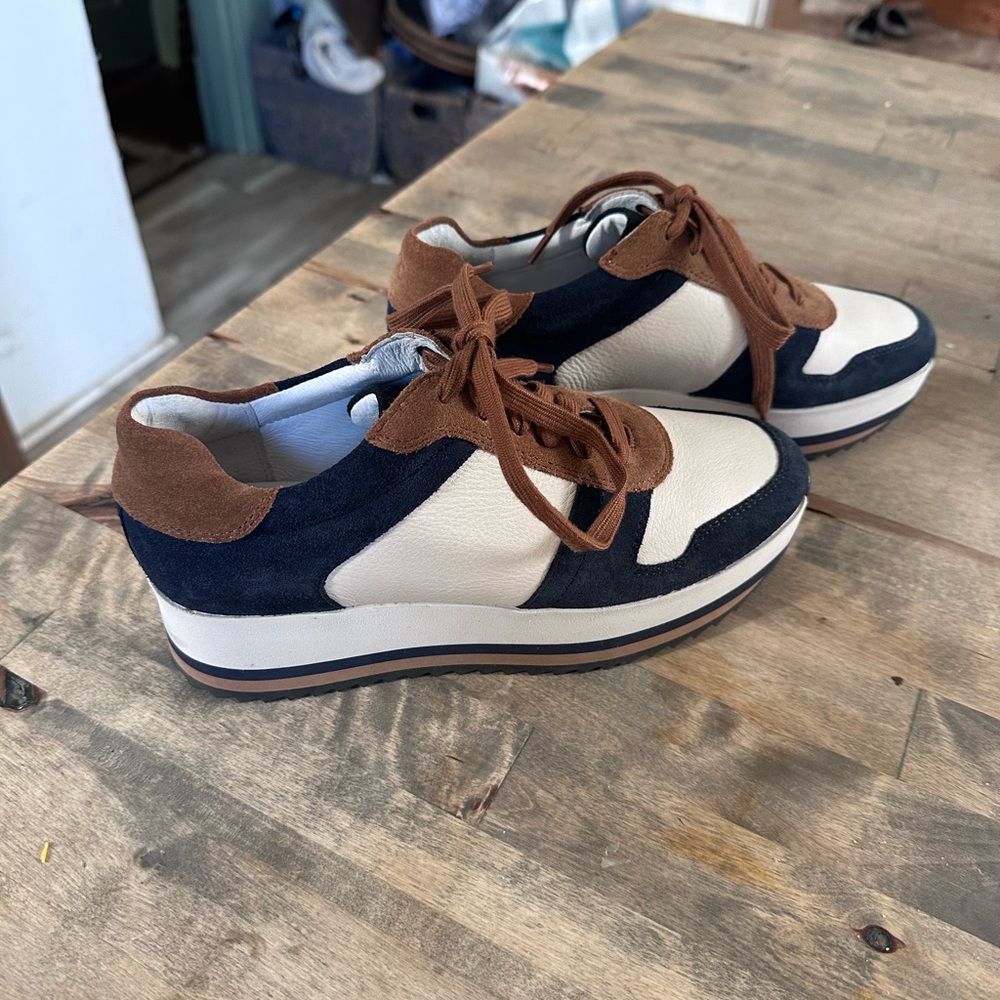 Johnston & Murphy Brown and White Athletic Shoes Classic Design